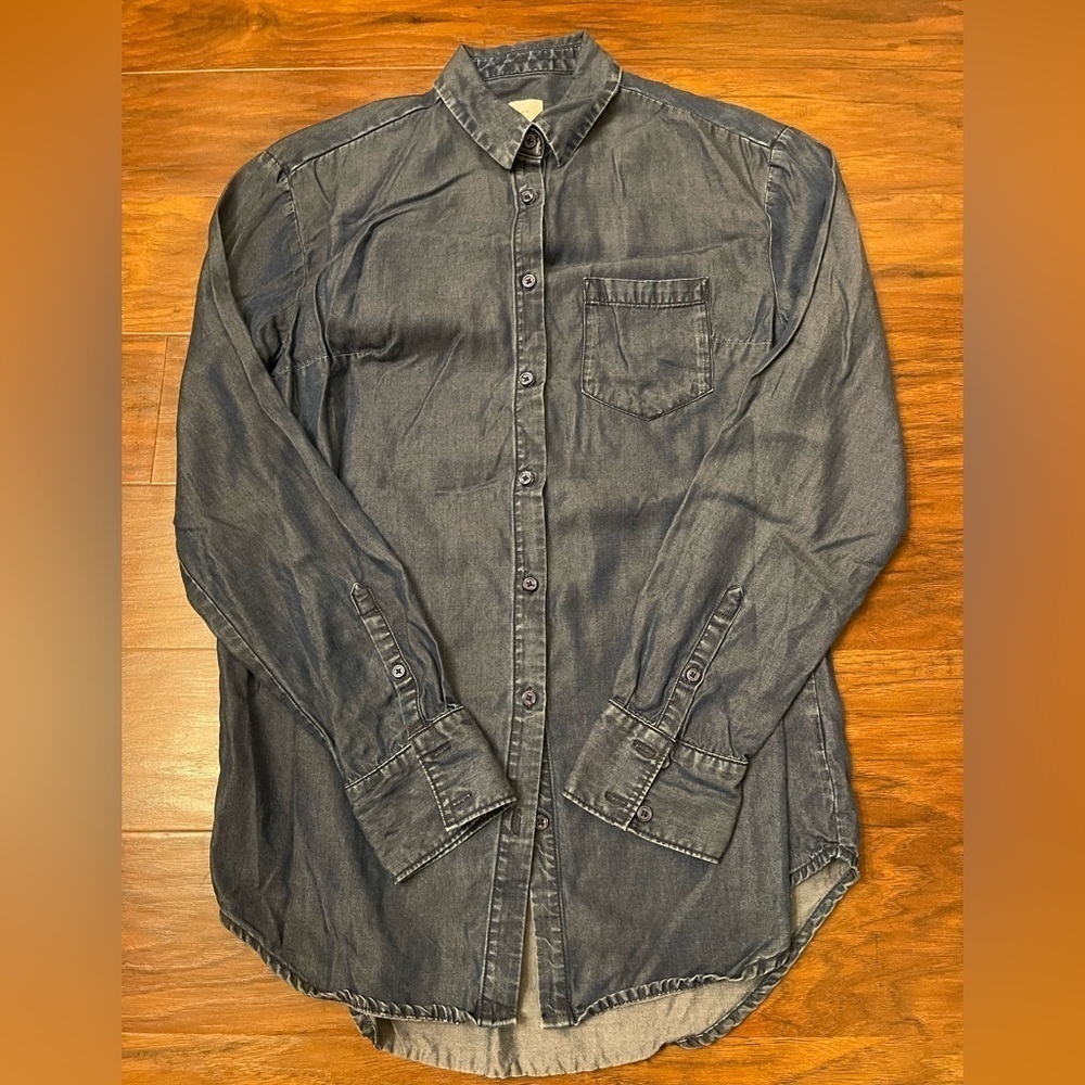 A New Day Chambray Button Down Size XS